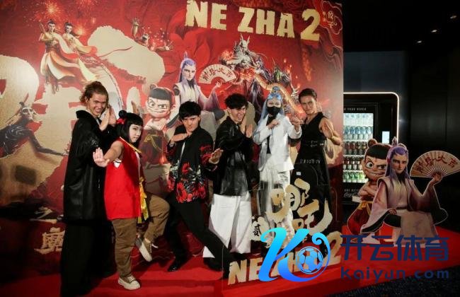 《哪吒2》悉尼首映礼番邦影迷cos哪吒